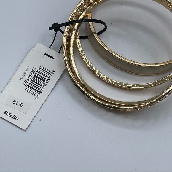 NWT Express Gold Tone Ivory Bangle 4 Piece Bracelet Set - Picture 3 of 3